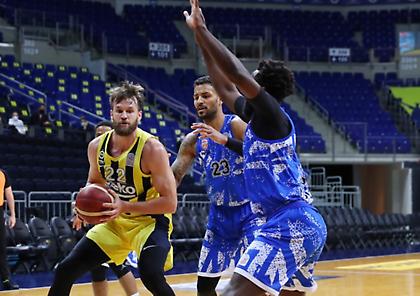 Νίκη για τη Φενέρμπαχτσε πριν τον Ολυμπιακό