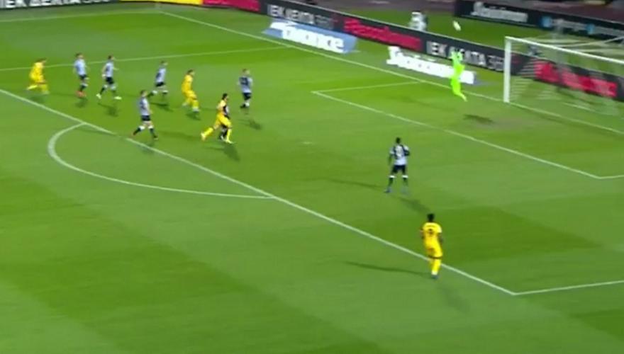 ΠΑΟΚ-ΑΕΚ: Η τρομερή απόκρουση του Πασχαλάκη στο σουτ του Ανσαριφάρντ (video)