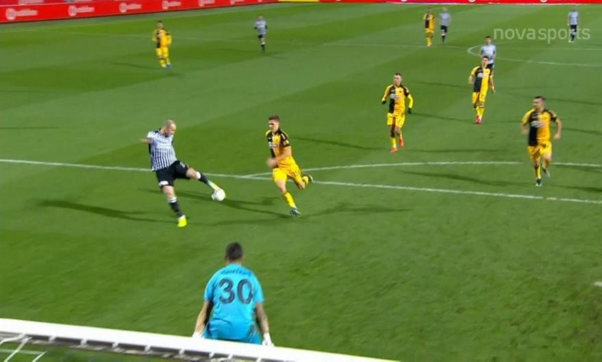 ΠΑΟΚ-ΑΕΚ: Το ανεπανάληπτο χαμένο τετ α τετ του Κρμέντσικ (video)