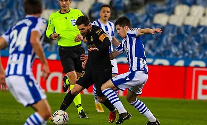 Διέλυσε την Σοσιεδάδ και συνεχίζει να κυνηγά η Μπαρτσελόνα