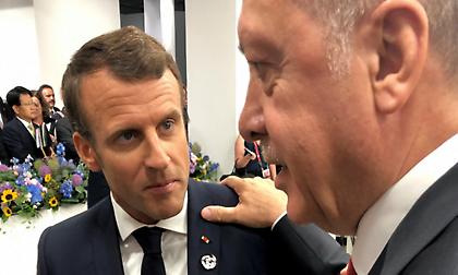 Μακρόν προς Ρωσία και Τουρκία: Αποσύρετε τις δυνάμεις σας από τη Λιβύη