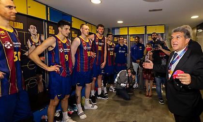 Επίσκεψη Λαπόρτα στα αποδυτήρια της Μπαρτσελόνα (pics)