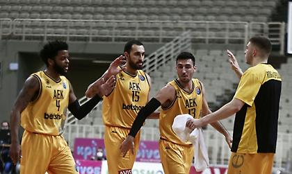 Για την υπέρβαση η… μισή ΑΕΚ στη Ρωσία