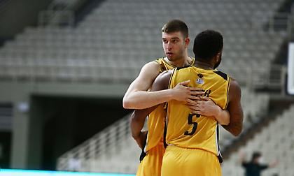 Ρογκαβόπουλος: «Έχουμε δυο ματς μπροστά μας που πρέπει να κερδίσουμε»