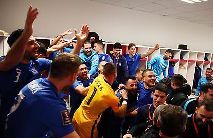 «Πάρτι» στα αποδυτήρια της Εθνικής (video)