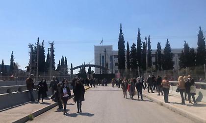 Τηλεφώνημα για βόμβα στο υπουργείο Παιδείας: Εκκενώθηκε το κτίριο