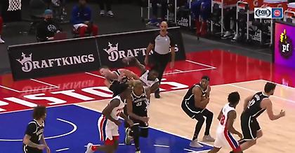 Εν ψυχρώ αγκωνιά του Στιούαρτ στον Γκρίφιν και αποβολή! (video)