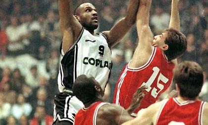 30 χρόνια από τον θρίαμβο του ΠΑΟΚ στη Γενεύη: Ο Κεν Μπάρλοου θυμάται