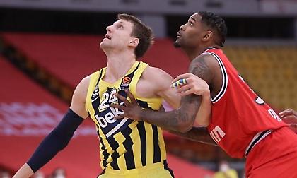 Ο Γιαν Βέσελι είναι ακόμα… MVP και το θυμίζει σε κάθε ευκαιρία (videos)