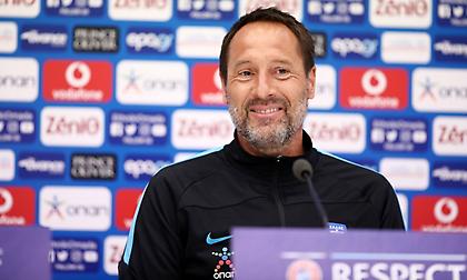 Φαν’ τ Σιπ: «Να είμαστε ταπεινοί, ίσως παίξει ο Αλεξανδρόπουλος»