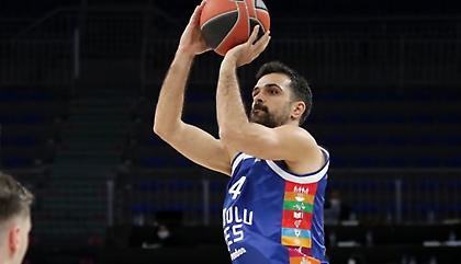 Δύσκολη νίκη για Εφές με ηγέτη τον Σιμόν