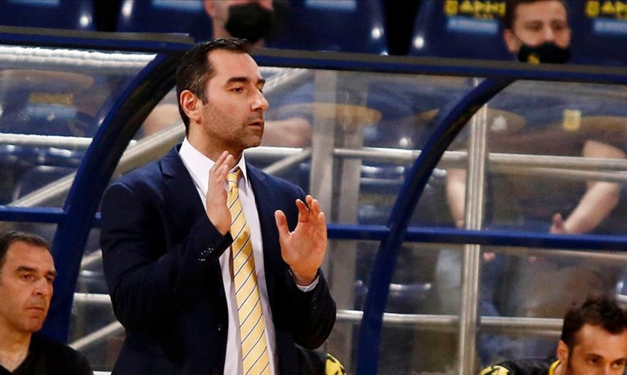 Καμπερίδης: «Κακό παιχνίδι, κέρδισε αυτός που έπρεπε»