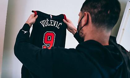 Βούρκωσε στο «αντίο» του ο Βούτσεβιτς και ετοιμάζεται για ντεμπούτο με τους Μπουλς (video/pics)