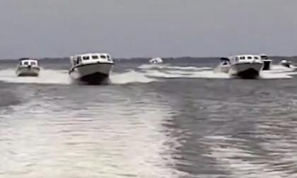 Η εθνική ομάδα της Νιγηρίας ταξίδεψε στο Μπενίν με βάρκες και προπονήθηκε στο φεγγαρόφωτο! (video)