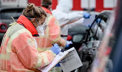 Κορωνοϊός: Ηφαίστειο έτοιμο να εκραγεί - Τι λέει Γερμανός καθηγητής για την πανδημία