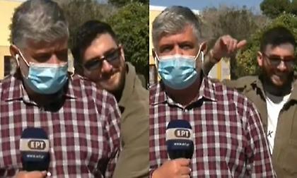 «Σε παρακαλώ»: Τύπος αγκάλιασε δημοσιογράφο της ΕΡΤ σε ζωντανή μετάδοση (video)