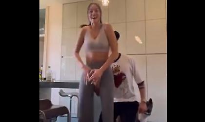 Ξάφνιασε από… πίσω την κοπέλα του ο Ντιμπάλα (video)