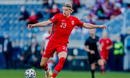 Ο Χάαλαντ ρίχνει ρουκέτες και κάνει τον… τραυματία (video)