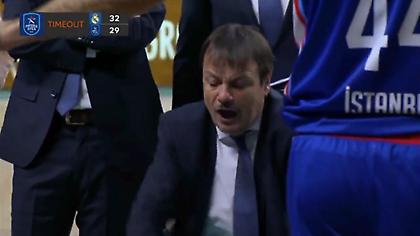 Έξαλλος Αταμάν: «Μην μιλάτε και παίξτε μία γ@@@η άμυνα!» (video)