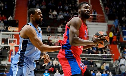 Έλειπε ο Τζέιμς, χόρευε (τη Ζενίτ) η ΤΣΣΚΑ!