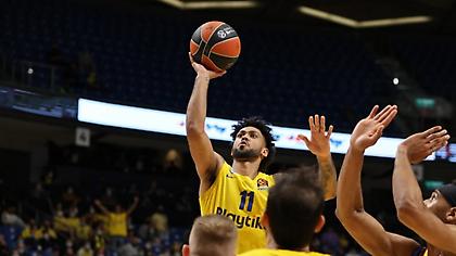 «Ψυχωμένη» Μακάμπι… γονάτισε την Μπαρτσελόνα!