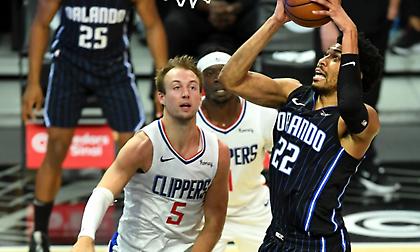 Οι Μάτζικ σόκαραν του Κλίπερς!