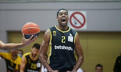 Με Μορέιρα η δωδεκάδα της ΑΕΚ απέναντι στην Τουρκ Τέλεκομ