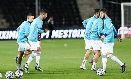 Ελλάδα-Γεωργία: Οι αφίξεις των δύο ομάδων στην Τούμπα (video)