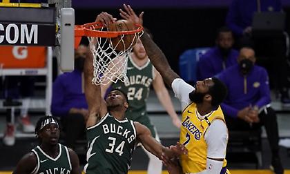 Τα highlights της άνετης νίκης των Μπακς επί των Λέικερς