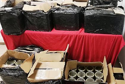 Θεσσαλονίκη:  Εκατοντάδες βαζάκια με λαθραίο καπνό για ναργιλέ σε υπόγειο