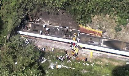 Δεκάδες νεκροί και τραυματίες από τον εκτροχιασμό τρένου στην Ταϊβάν