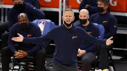 Κερ: «Ντροπή για όλους μας αυτή η εμφάνιση»