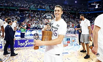 Ανανεώνει με Ρεάλ ο Κάρολ, φουλ και για Γκριγκόνις