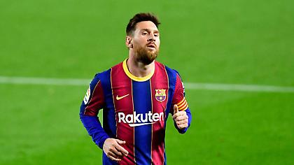 Έξαλλος ο Μέσι με τον διαιτητή: «Θέλει να μου βγάλει κάρτα για να χάσω το clasico»!