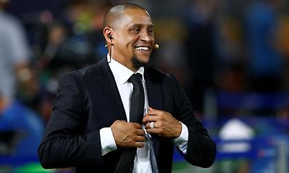 «Αιχμές» του Ρομπέρτο Κάρλος για τη διαιτησία της Μπαρτσελόνα: «Θα σφυρίξει σε κάποιο ματς ως… δώρο»