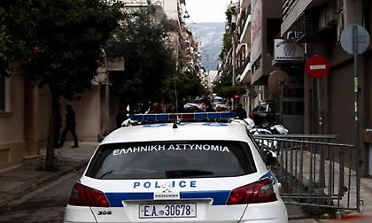 Χαμός σε Α.Τ. των Βορείων Προαστίων: Έκλεψαν 15.000 ευρώ από αστυνομικό μέσα από το… συρτάρι! (vid)