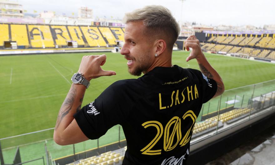 Σάσα: «Έμεινα γιατί έρχονται μεγάλα πράγματα»