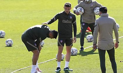 Ανησυχία στην Ατλέτικο: Αποχώρησε από την προπόνηση ο Σουάρες