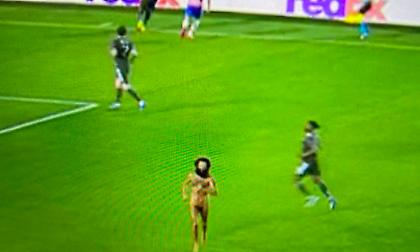 Γυμνός… εισβολέας στο Γρανάδα-Μάντσεστερ Γιουνάιτεντ! (video)