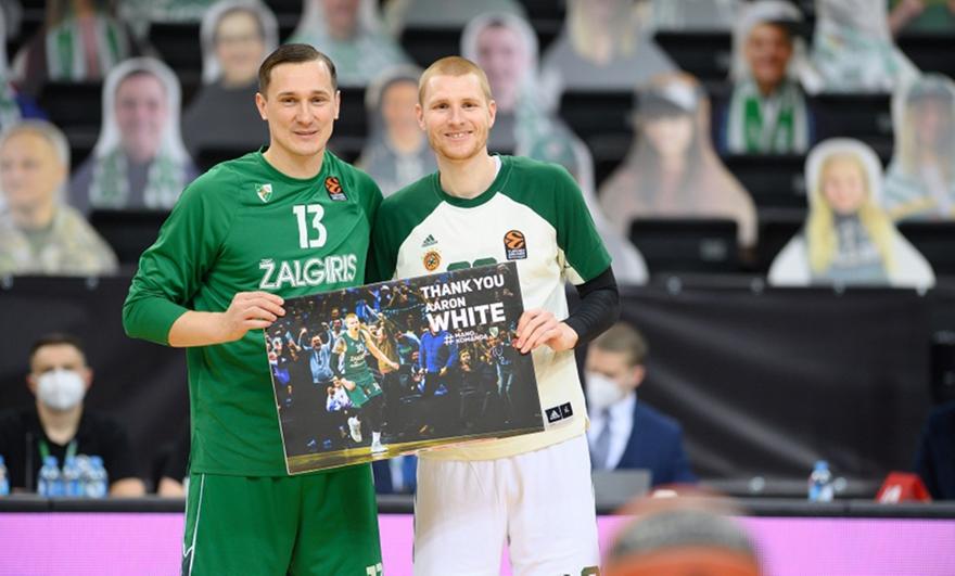 Το «ευχαριστώ» του Άαρον Γουάιτ στη Ζαλγκίρις για τη βράβευση