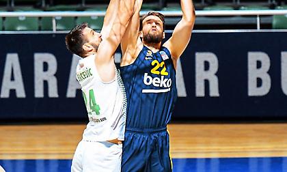 «Μπλακάουτ» και ήττα για τη Φενέρ στην Προύσα