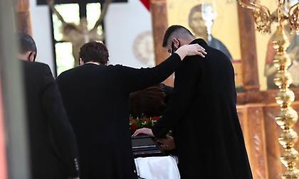 «Ο πατέρας μου θα συγχωρούσε τους δολοφόνους του»: Συγκλόνισε ο 20χρονος γιος του Γιώργου Καραϊβάζ