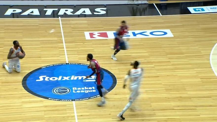 Η... γονατιστή ασίστ του Γκραντ στον Γιαννόπουλο!