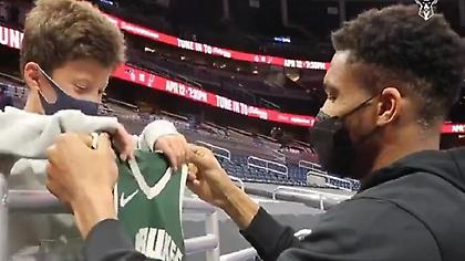 «Τρελάθηκε» ένας πιτσιρικάς με το δώρο του Γιάννη