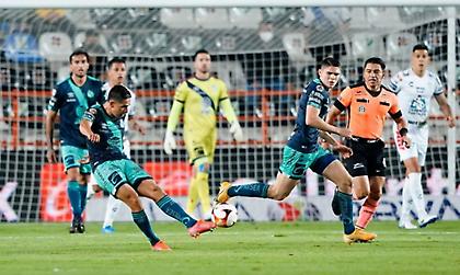 Από το σπίτι του: Μεξικανός σκόραρε από τα 80 μέτρα! (video)