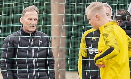 CEO Ντόρτμουντ: «Νομίζω πως ξέρω πού θα παίζει ο Χάαλαντ την 1η Σεπτεμβρίου, αλλά...»