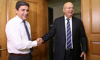 Αυγενάκης κατά Βασιλακόπουλου: «Θεωρεί την πανδημία κατασκεύασμα. Ψεκασμένες ιδέες…»