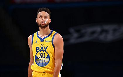 Κάρι: Ο πρώτος στην ιστορία με +10 τρίποντα σε δύο σερί ματς