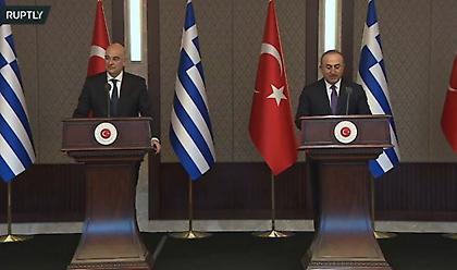 Επεισόδιο στις κοινές δηλώσεις στην Τουρκία: Οι προκλήσεις Τσαβούσογλου, οι απαντήσεις Δένδια (vid)