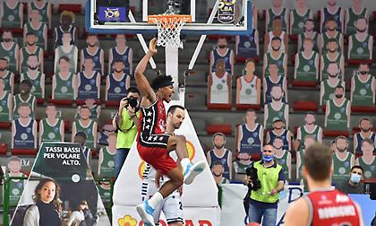 Επιστροφή στις νίκες με σούπερ ΛεΝτέι για την Αρμάνι